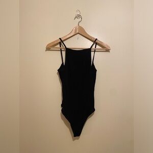 Wilfred Aritzia Black Ribbed Bodysuit Top. Size S